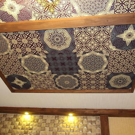 Delphin Guest House Бішкек Екстер'єр фото