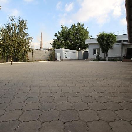 Delphin Guest House Бішкек Екстер'єр фото