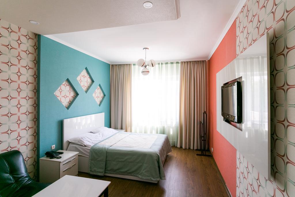 Delphin Guest House Бішкек Екстер'єр фото