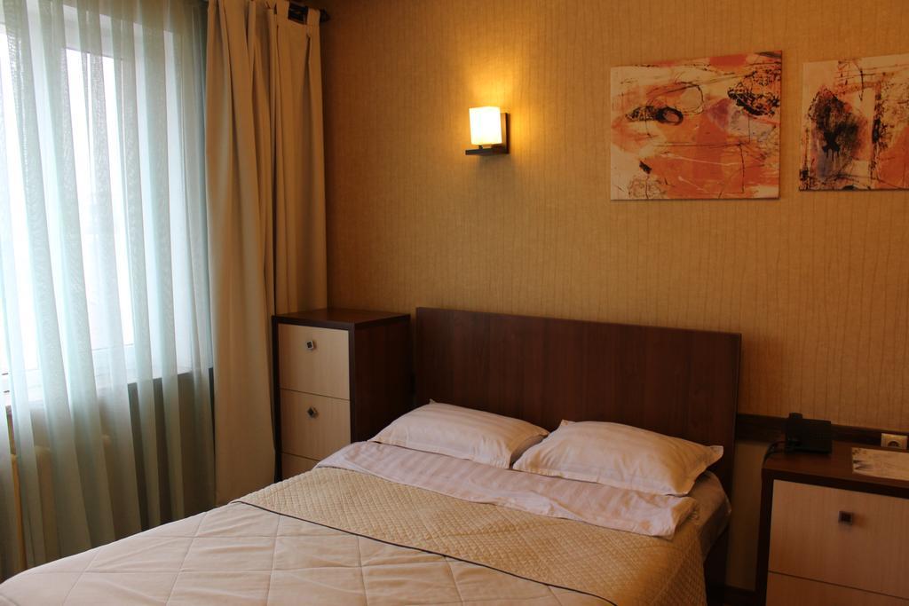 Delphin Guest House Бішкек Номер фото